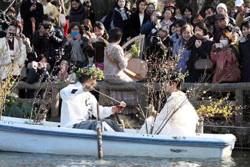 写真家・白石ちえこさん撮影の井の頭公園結婚式＆宴の写真～77人のチャリティー展・花に聞く展_f0006713_039493.jpg