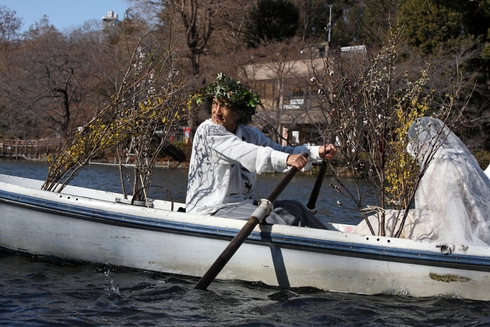 写真家・白石ちえこさん撮影の井の頭公園結婚式&宴の写真~77人のチャリティー展・花に聞く展_f0006713_0554247.jpg
