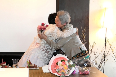 写真家・白石ちえこさん撮影の井の頭公園結婚式&宴の写真~77人のチャリティー展・花に聞く展_f0006713_1103475.jpg
