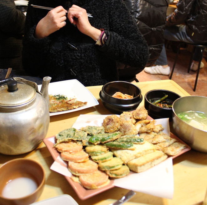 江南の おしゃれじゃないけどおいしいチヂミ屋さん いい意味です キムチ屋修行の道 江南の おしゃれじゃないけどおいしいチヂミ屋さん いい意味です キムチ屋修行の道