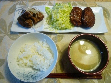 今日は外の景色もﾓﾉｸﾛだったけど、夕飯もまったく色気がありません(*⌒∇⌒*)テヘ♪_b0175688_19595082.jpg