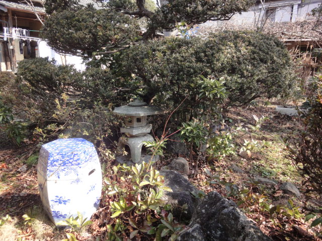 庭の石灯籠を修復しました。その２_b0124462_19301110.jpg