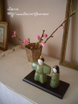 桃の花とお雛さま_e0127625_21122476.jpg
