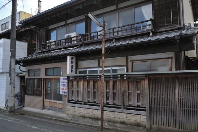 のこぎり屋根のある町・南編_c0081462_2229910.jpg