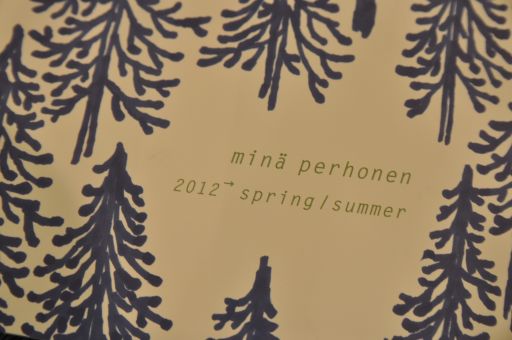 爽やかなリネンにのせて 。。。 mina perhonen_b0110586_20263870.jpg