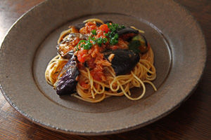 茄子とツナのトマトソーススパゲティ_e0205196_1534052.jpg