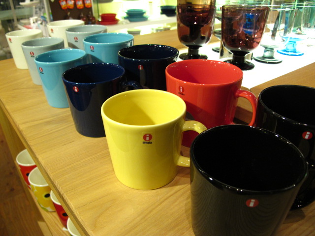 iittala の新しいシリーズ 入りました(♪_♪)_d0182409_19301261.jpg