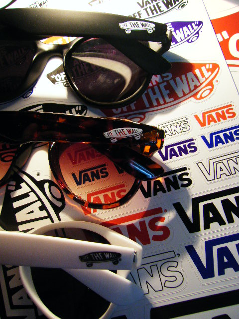 VANS OFF THE WALL.....。_e0197110_12171321.jpg