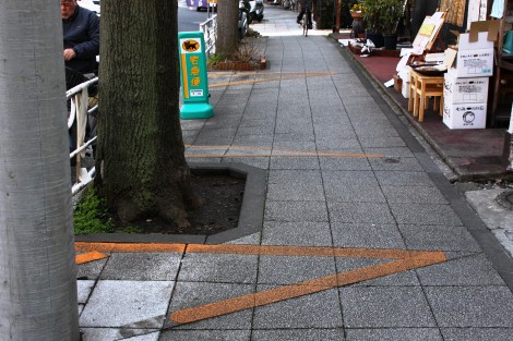 波打つ歩道_a0259130_1632196.jpg