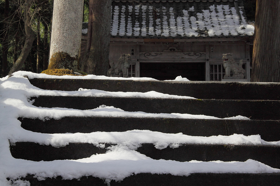 12.02.11：谷汲へ、古刹と雪のコラボを期待して７_c0007190_18371459.jpg