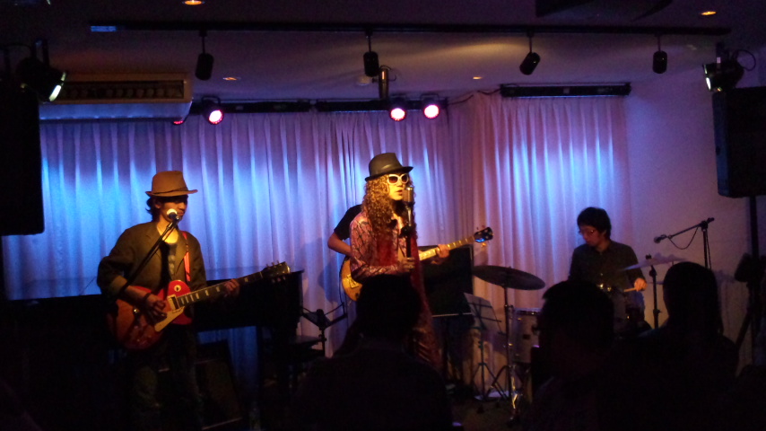 日曜日 今日のライブ_b0115606_12345065.jpg