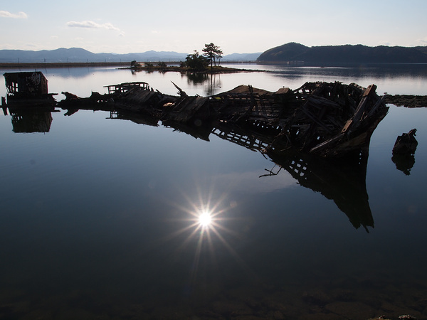 ハクト初めての里帰り３（大根島の廃船）_f0180607_12199100.jpg