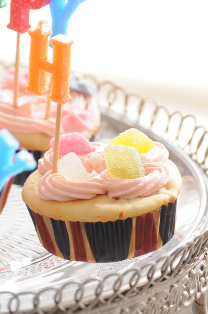 イギリスでひな祭り♪ヨーグルトミルクバナナカップケーキ_d0104926_32554100.jpg