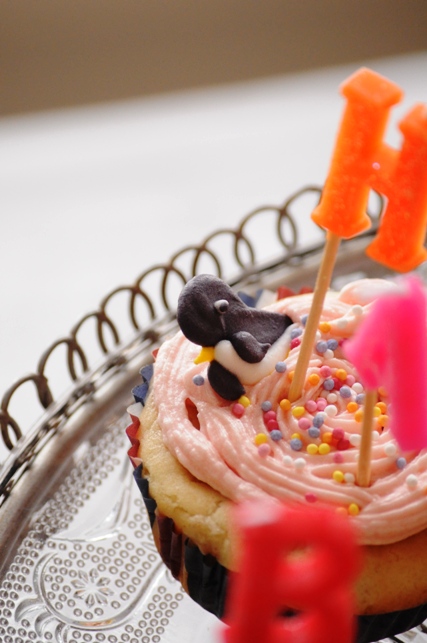 イギリスでひな祭り♪ヨーグルトミルクバナナカップケーキ_d0104926_3263160.jpg