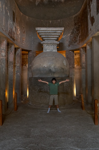 Ajanta : Cave #9_c0141133_3501188.jpg