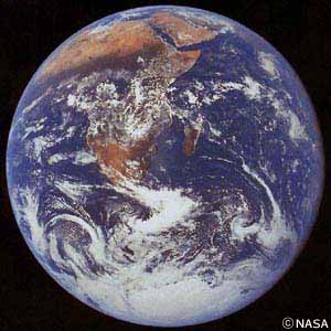 エイリアンもびっくり「地球は光っていた!」:かけがえのない惑星、地球_e0171614_1955028.jpg
