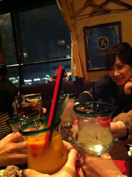 明日からは外へ出たいものです。。。_a0209330_22341982.jpg
