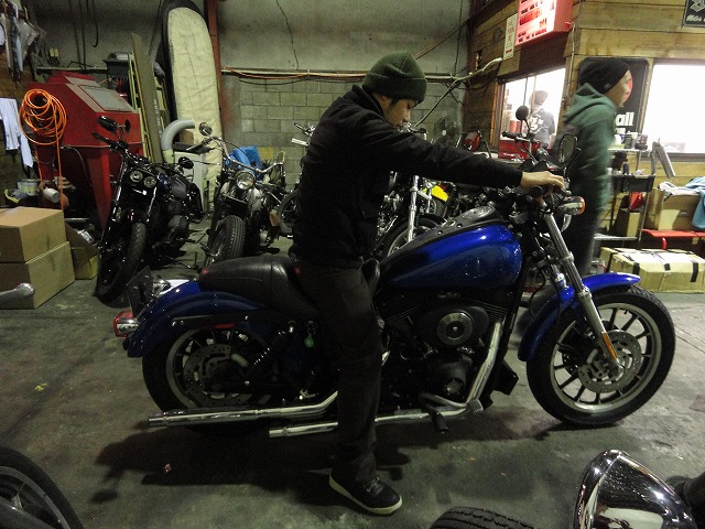04FXDX リアショック変更!!_a0110720_16585443.jpg