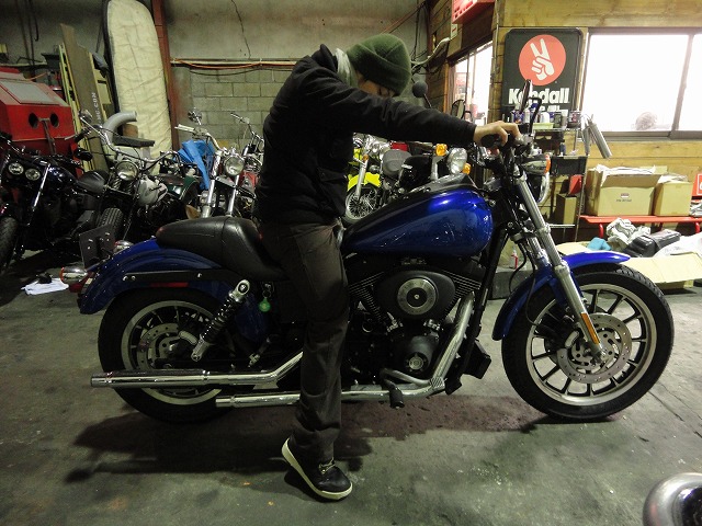 04FXDX リアショック変更!!_a0110720_16593490.jpg