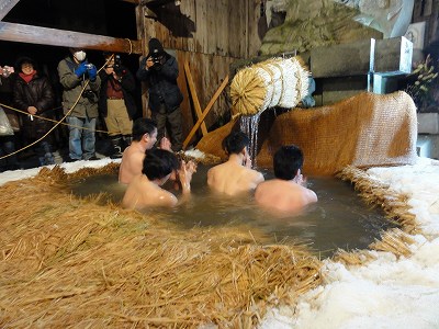 裸押し合い祭り夜の部_a0084753_16364183.jpg