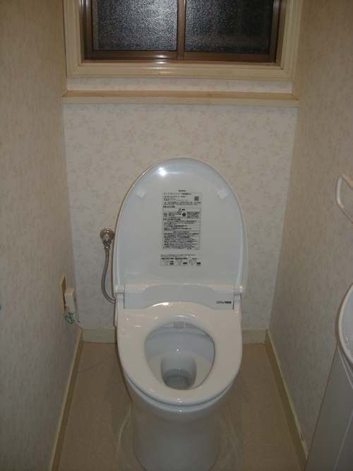 O様邸(廿日市宮園)トイレ・浴室暖房工事_d0125228_20454143.jpg