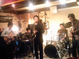 カラフル雛祭りライブレポ、その2._e0188087_22123854.jpg