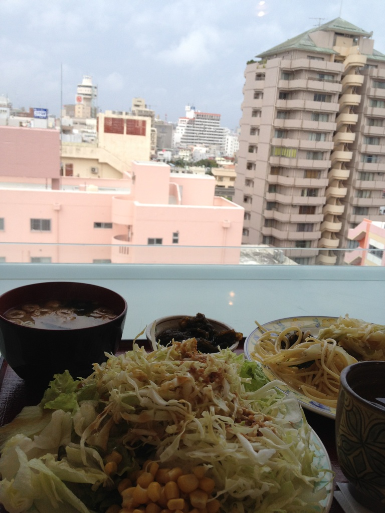 おはよう沖縄_c0108695_8252381.jpg