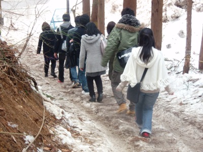 運動靴で大丈夫！～地獄谷野猿公苑への遊歩道～_f0085982_2230196.jpg