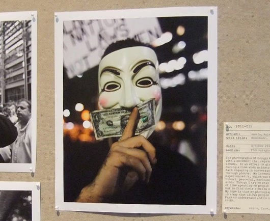 NYのパーソンズ美術大学でOccupy Wall Streetのアート展開催中_b0007805_1675730.jpg