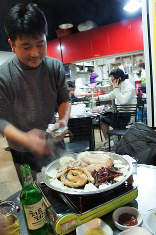 ソウル　江南の夜はホルモンの夕食！_b0060363_2235571.jpg