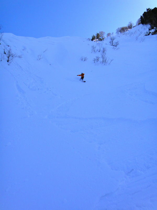 2012/02/29 Backcountry Snowboarding in 野谷荘司山_b0220886_1435466.jpg