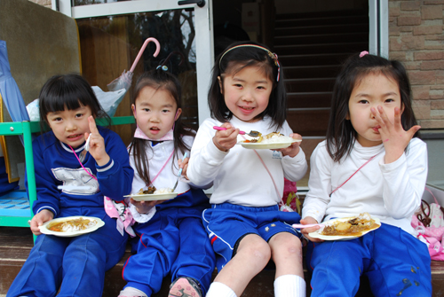 自然クラブ 飯盒炊爨とカレー作り 12 3 9 金 大手幼稚園ブログ 自然クラブ 飯盒炊爨とカレー作り 12 3 9 金 大手幼稚園ブログ