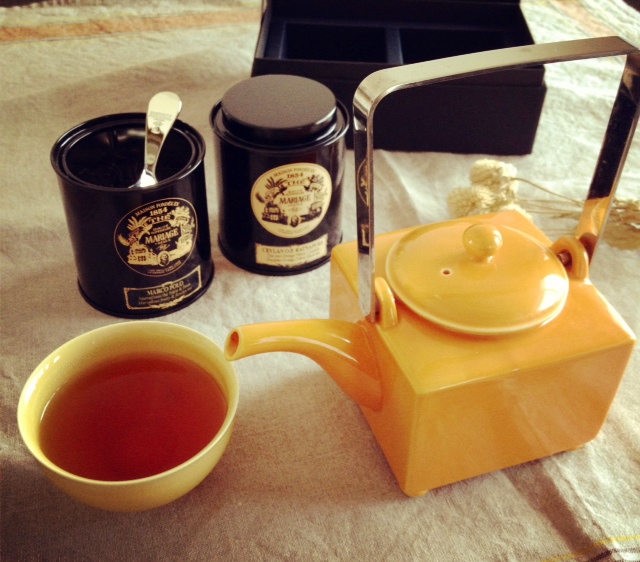 マリアージュフレールの茶器 陶と糸とタッセルと