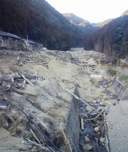 熊野川台風12号水害調査行(8) 浅里地区_f0197754_22431194.jpg