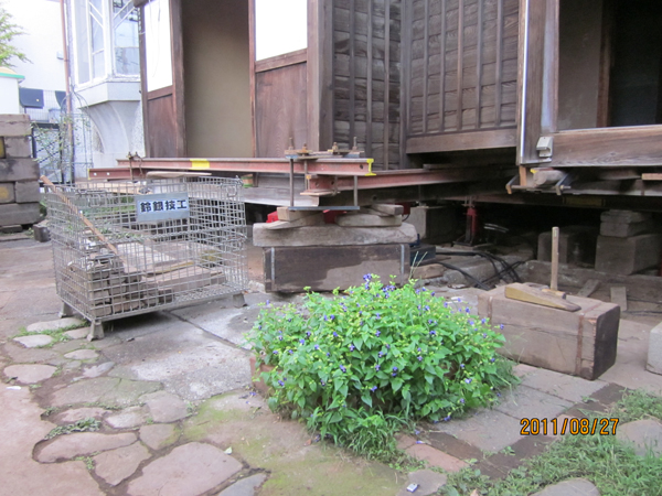 洋館付き住宅の保存修理_d0021969_21132123.jpg