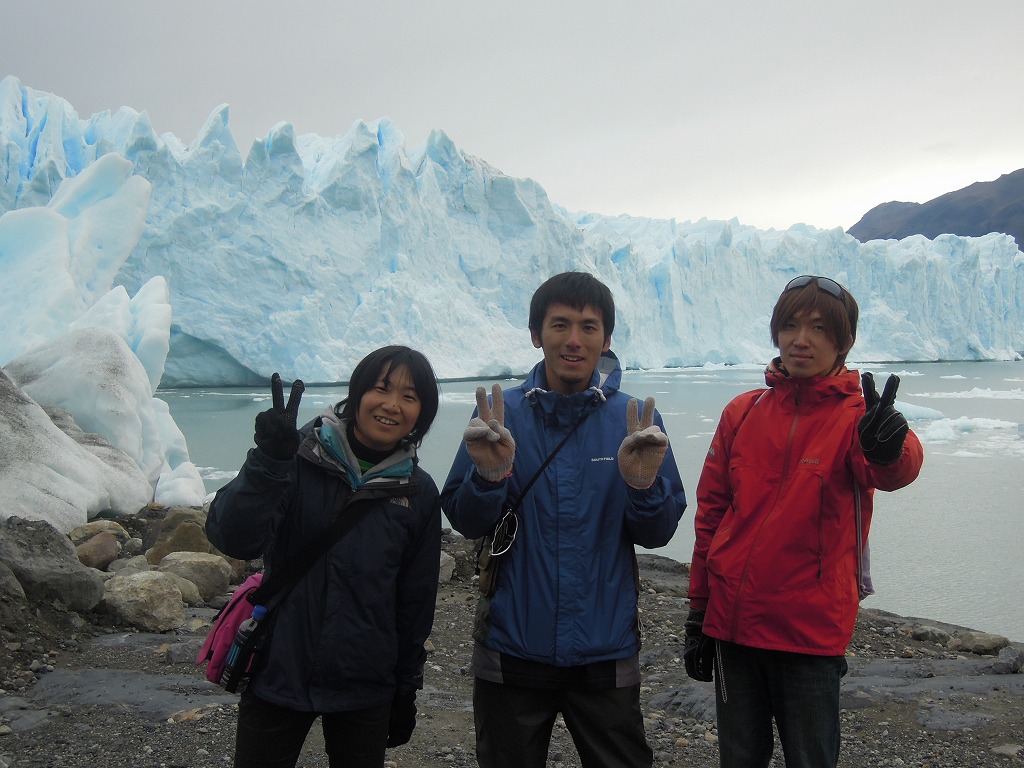 氷河の上をトレッキング…lost・tour…_e0242479_1333834.jpg