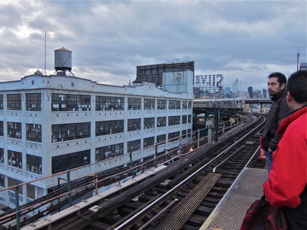 クイーンズボロプラザ駅 Queensboro Plaza 折原恵のニューヨーク写真日記 New York Photo Diary by