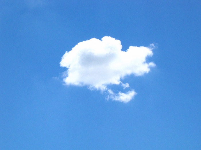 ふんわりやわらかな、白い雲が…。「Welcome Cloud」_e0151340_10243170.jpg