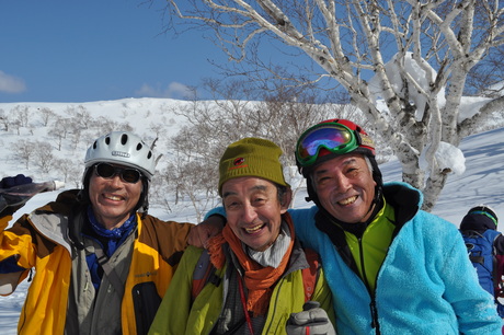 粉雪病患者たち。治らない病気を楽しむ我が仲間。_c0242406_14314980.jpg