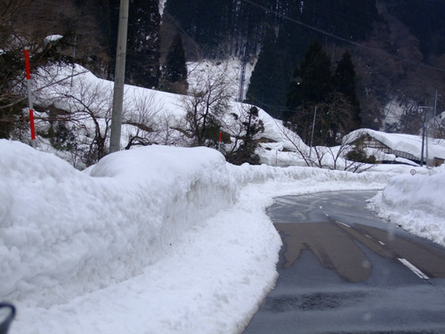 「真冬の山陰を巡る旅2012 三徳山 国宝 投入堂と三朝温泉」_a0000029_939389.jpg