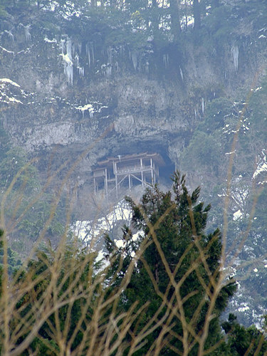 「真冬の山陰を巡る旅2012 三徳山 国宝 投入堂と三朝温泉」_a0000029_9413580.jpg