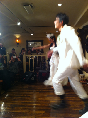 音と踊りの結婚式　＋☆　_e0142868_13541958.jpg