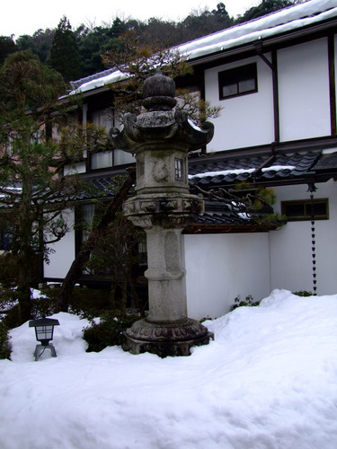 「真冬の山陰を巡る旅2012 三朝温泉 旅館 後楽(こうらく)」_a0000029_1084685.jpg
