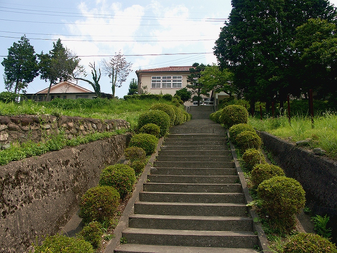 布寄小学校 / 旧坂本小学校_f0116479_10344816.jpg