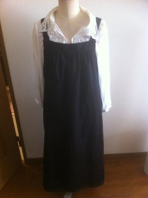 Black linen apron_b0183483_945824.jpg