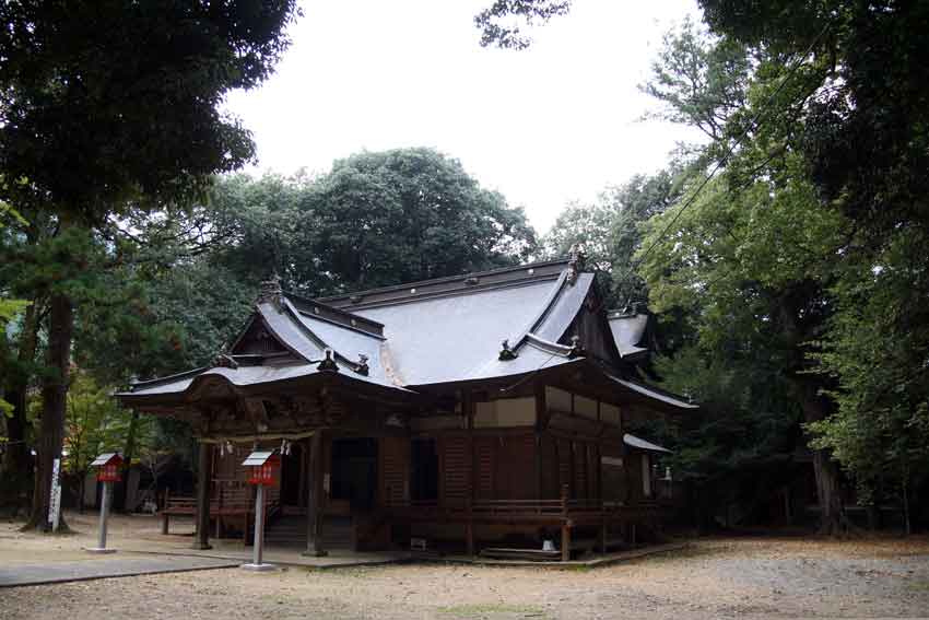 丹田古墳・鴨神社・岩神古墳♪_d0058941_2043650.jpg