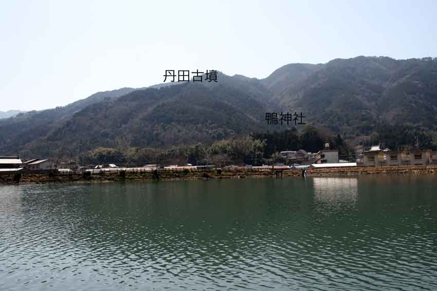 丹田古墳・鴨神社・岩神古墳♪_d0058941_21105641.jpg