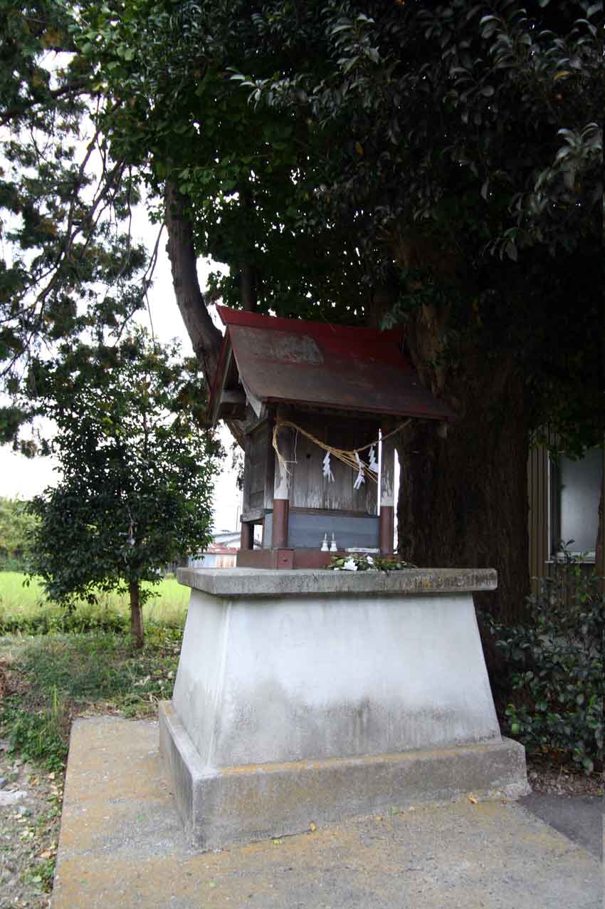 丹田古墳・鴨神社・岩神古墳♪_d0058941_2135042.jpg