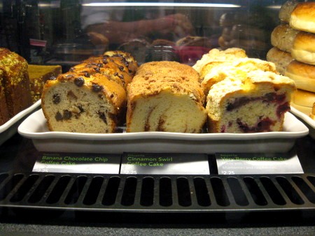 Very Berry Coffee Cake @ STARBUCKS_a0123450_20583724.jpg