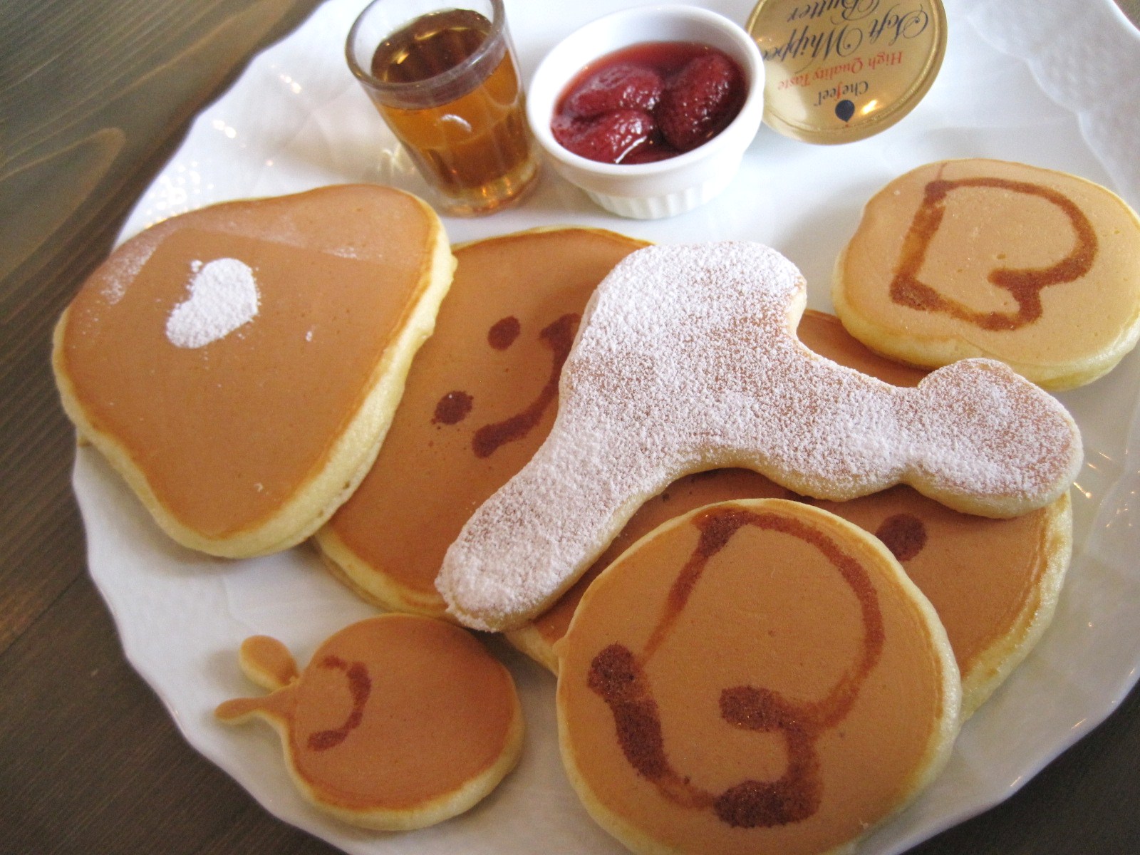 ホワイトデーに苺のマカロンを♪ @Cafe Le Petit Nid 3_f0236260_1935944.jpg